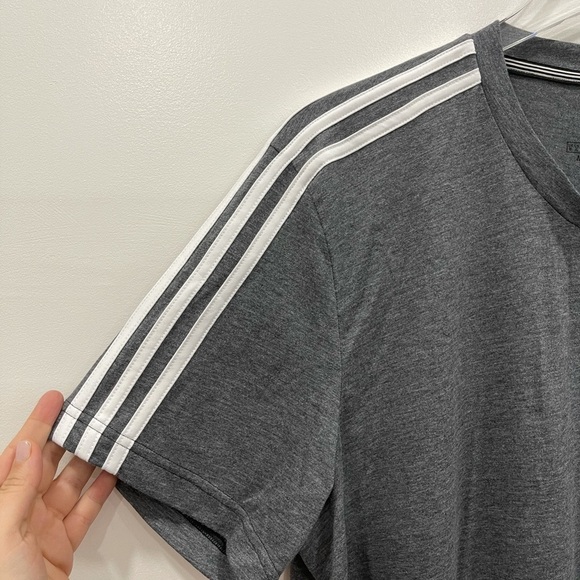 Adidas Aeroready Short Sleeve Three Stripe Tee XL - Picture 2 of 8